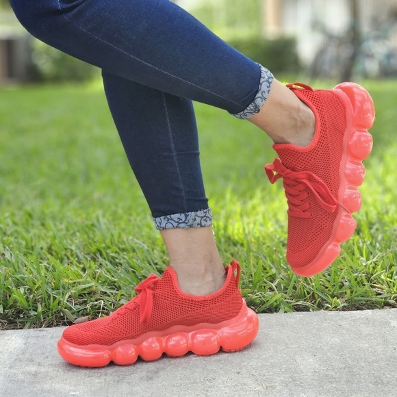 Women Knitted Stylish Bubble Textured Lace up Sneakers Red Color - Picture 4 of 6
